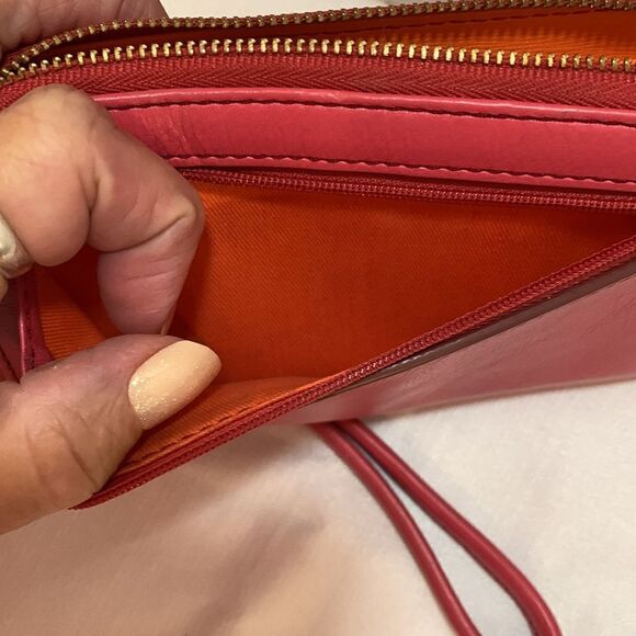 Fossil pink/coral wristlet with orange lining - Picture 6 of 8